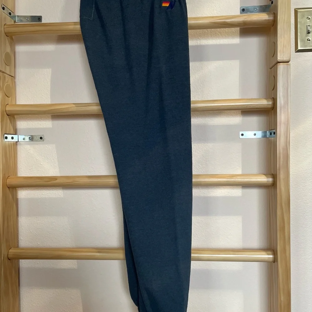 AV charcoal sweats - Picture 4 of 7